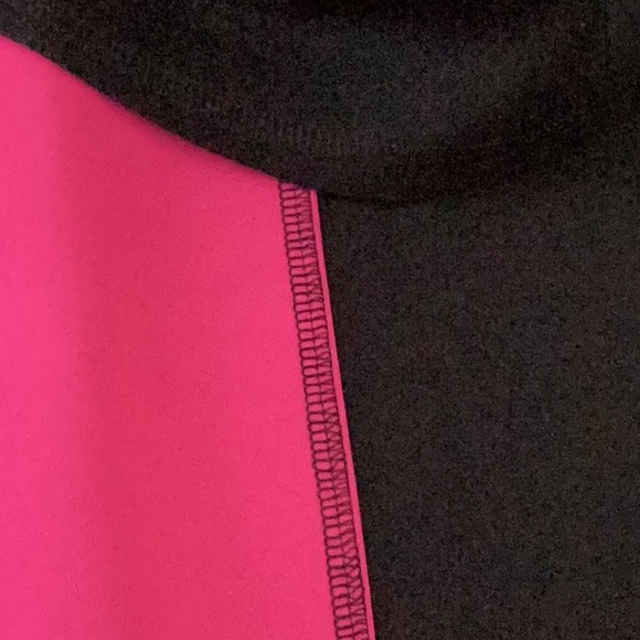 IC Collection Cowl Top - Picture 13 of 16